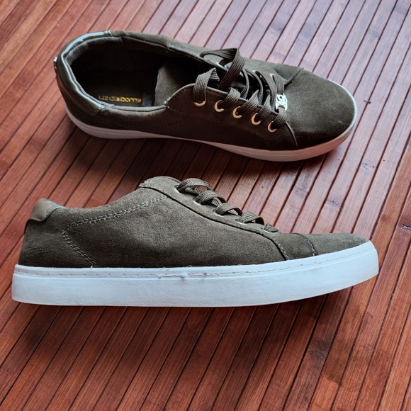 Like new Liz Claiborne swede sneakers 8.5 still have stickers on them! - Picture 4 of 10